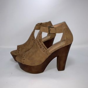R2 Camel Brown Wood Heel Block Platform Sandals